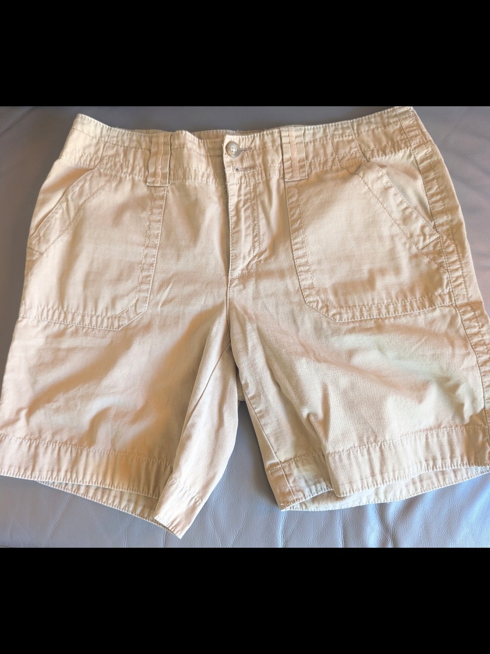 Eddie Bauer Women's Tan/Cream Cotton Utility Shorts